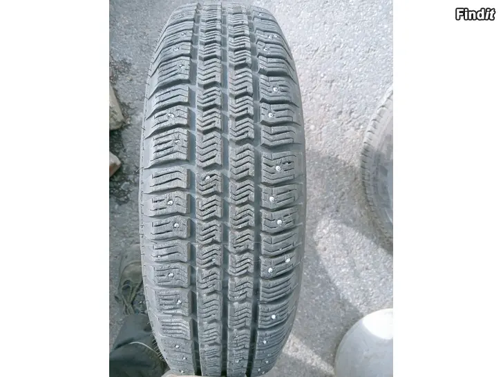 Myydään Nastarengas 165/80R13 pintaa 7 mm