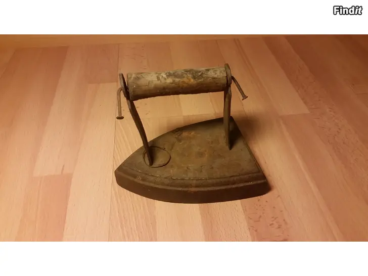 Säljes Vanha silitysrauta valurautaa puukahvalla 6e