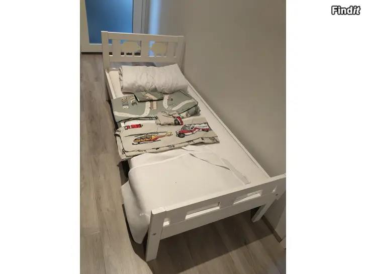 Myydään Barnsängar