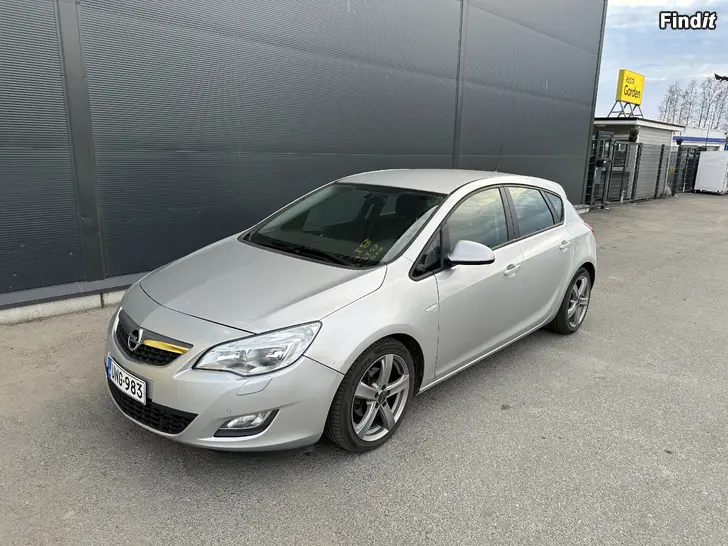 Myydään Opel Astra