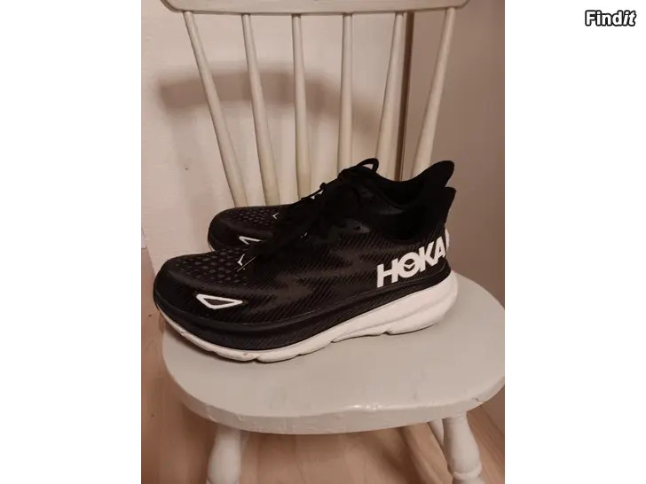 Säljes HOKA CLIFTON 9