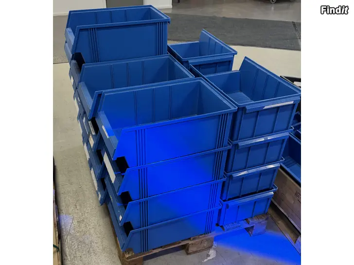 Myydään 25 st plastförvaringslådor