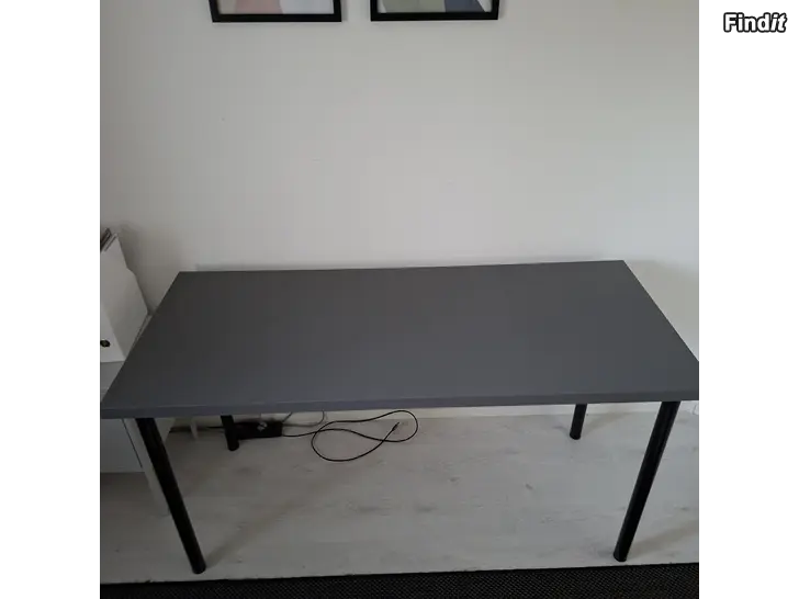 Säljes Skrivbord/Kontorsbord