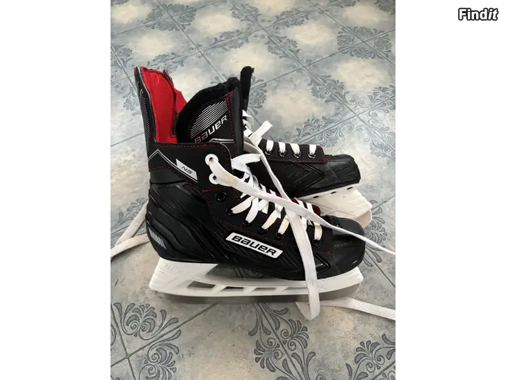 Myydään Luistimet Bauer NS kokoa 5
