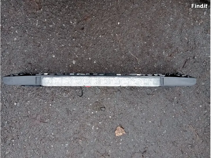 Säljes Peugeot 407 farmari 2006 lisäjarruvalo 9647734980