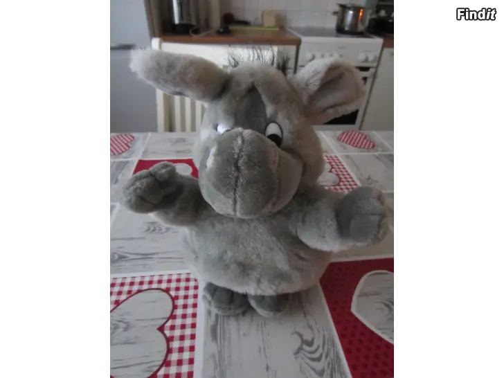 Myydään Käsinukke aasi