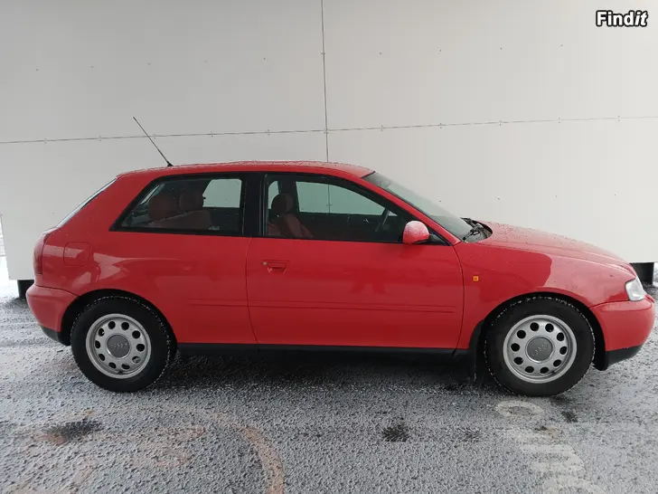 Säljes Nyt on LÖYTÖ Audi A3 1,6 bensa 5-vaint. HARVINAINEN RedRed