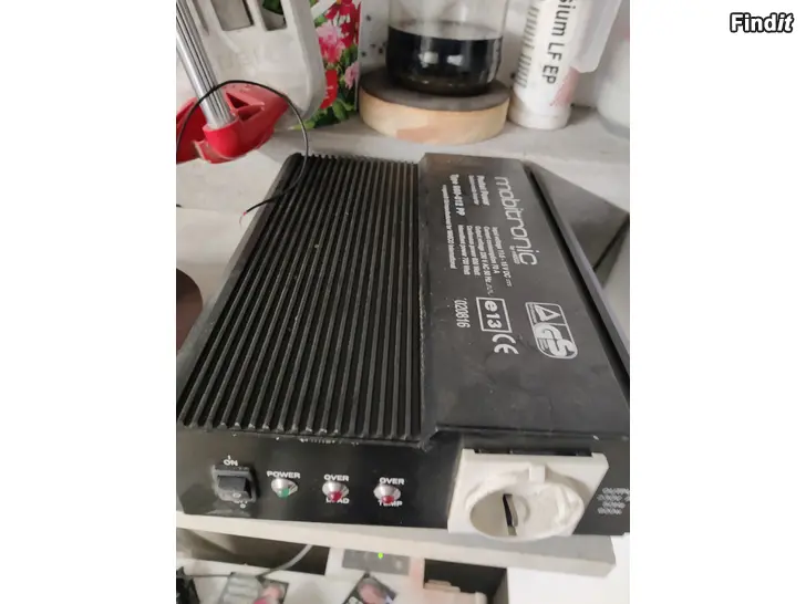 Säljes 2kpl invertteriä