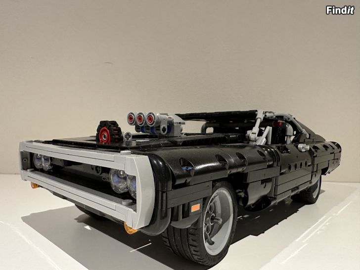 Säljes Technic Lego Doms Charger