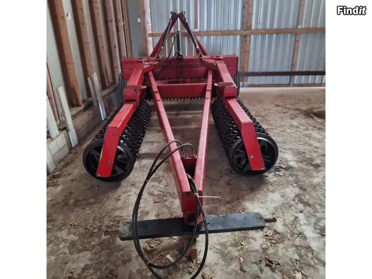 Myydään 5 m hinattava jyrä