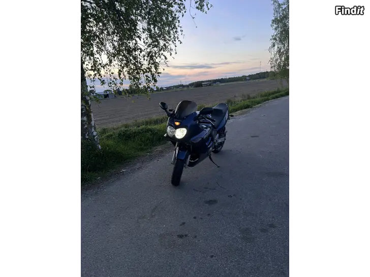 Myydään Suzuki GSX 750 F