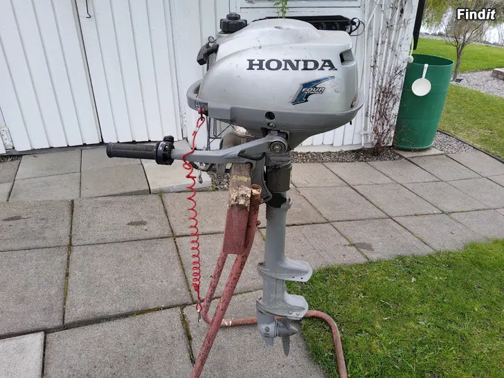 Myydään Honda båtmotor