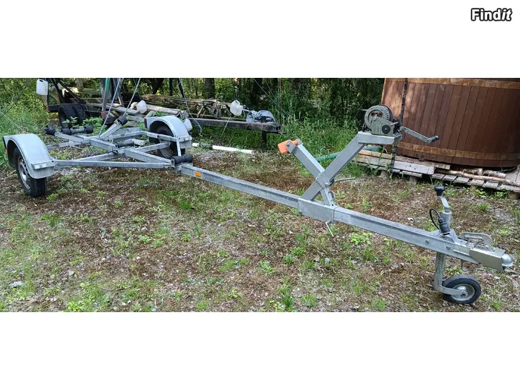Myydään Båttrailer obromsad JC-Trailer V 550