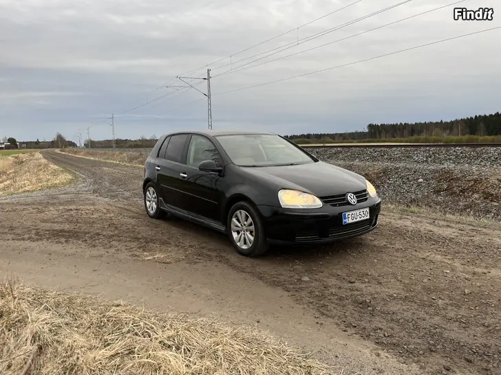 Myydään VW Golf V 1.6i -05 juuri kats