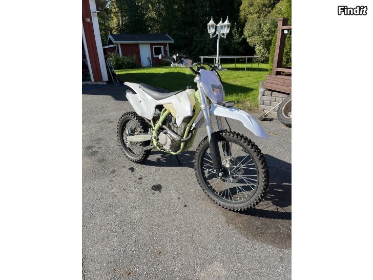 Säljes X-Moto Pro 250cc 2021