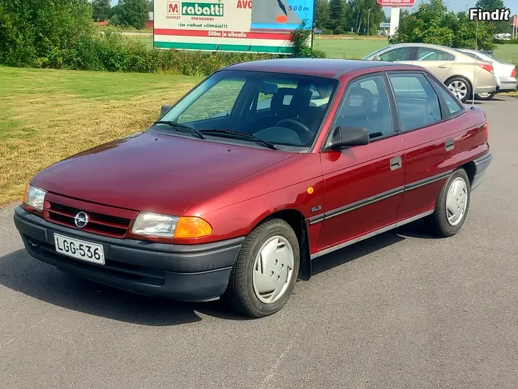 Myydään Opel Astra 1.6 Si 8V 100hv 4-ov.AJETTU 71 TKM