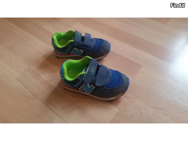 Säljes New Balance NB 574 lenkkarit 26-27 -hinta 3e