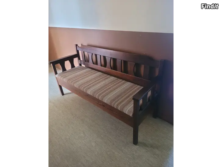 Säljes Träsoffa i bra skick