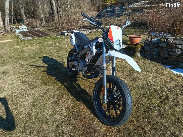 Myydään Moped Derbi Senda 2011