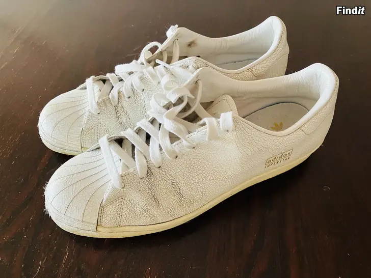 Myydään Adidas Superstar 80s Clean  45 1/3