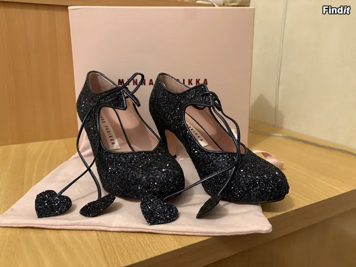 Myydään Minna Parikka Jodie 37