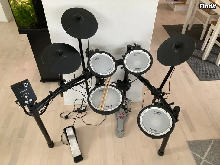 Säljes Roland TD-1 eltrummor