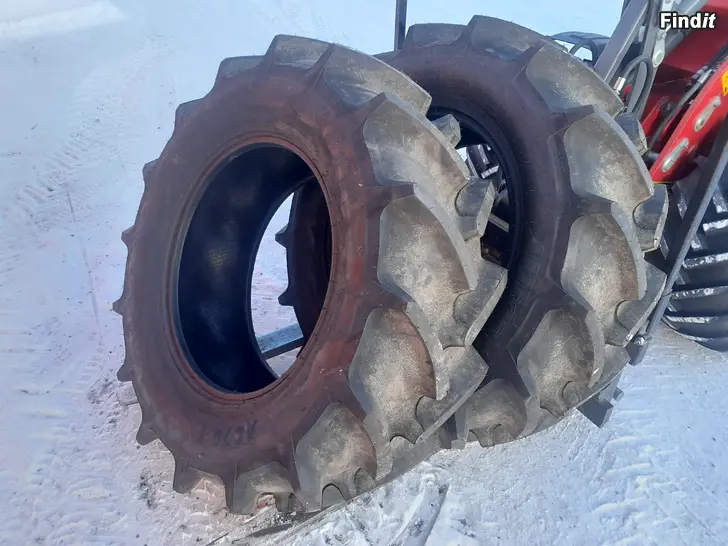 Myydään 2kpl 380/70 R 24 Mitas vyörenkaat