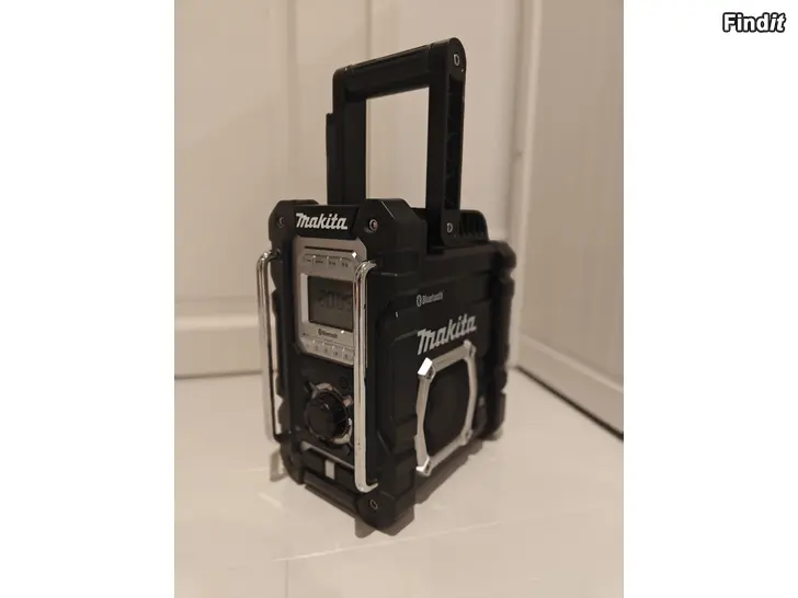 Myydään Makita DMR108 BT-radio