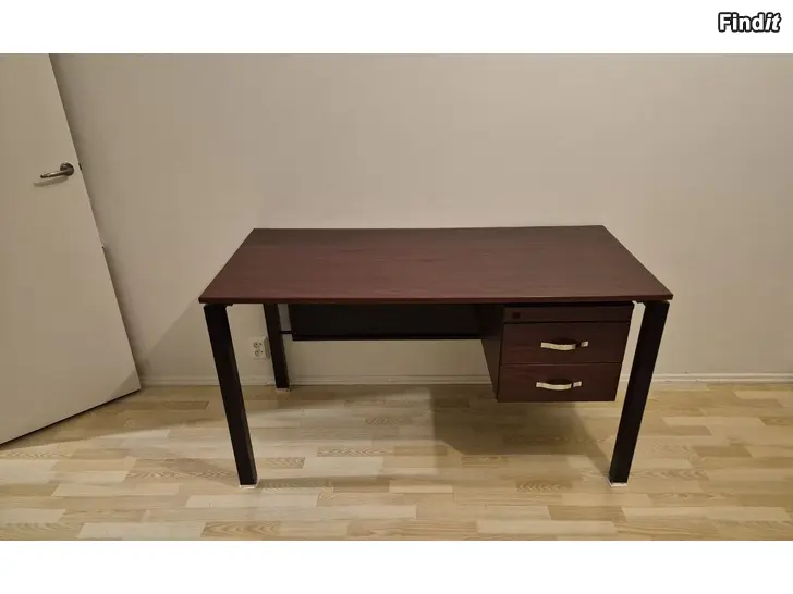Säljes Desk with drawers brown black