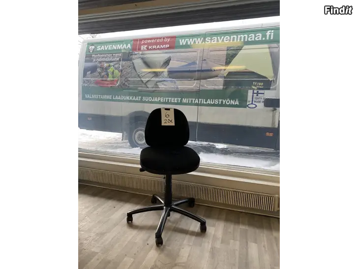 Myydään Toimistotuoleja,toimistopöytiä.-kaappeja