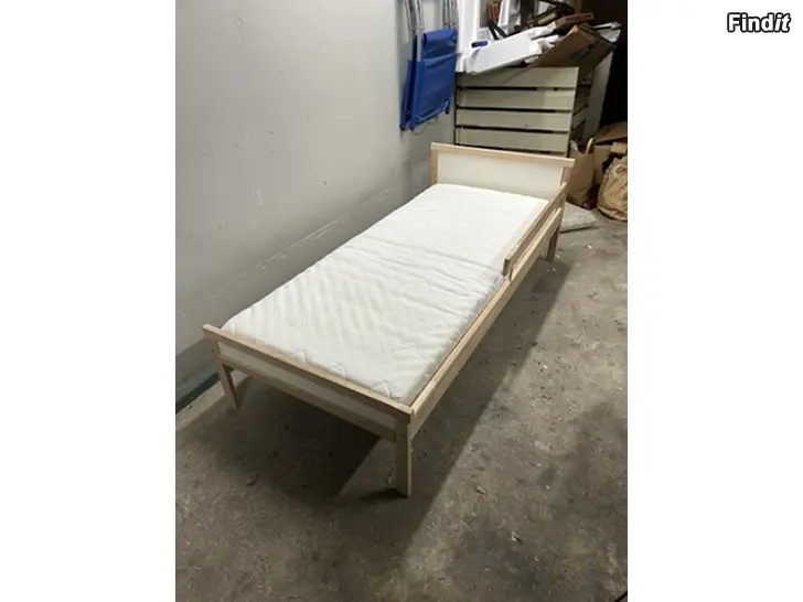 Säljes Ikea barnsäng + madrass