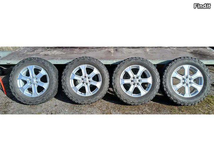 Myydään Huippu setti 265/60 R18 kitkat 5x114,3 alumiinivanteilla