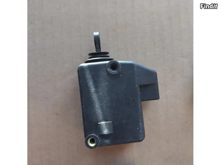 Myydään Keskuslukitus moottori