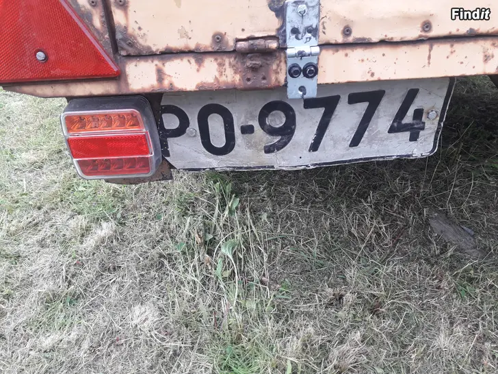 Myydään Kuvan peräkärry on rekisterissä