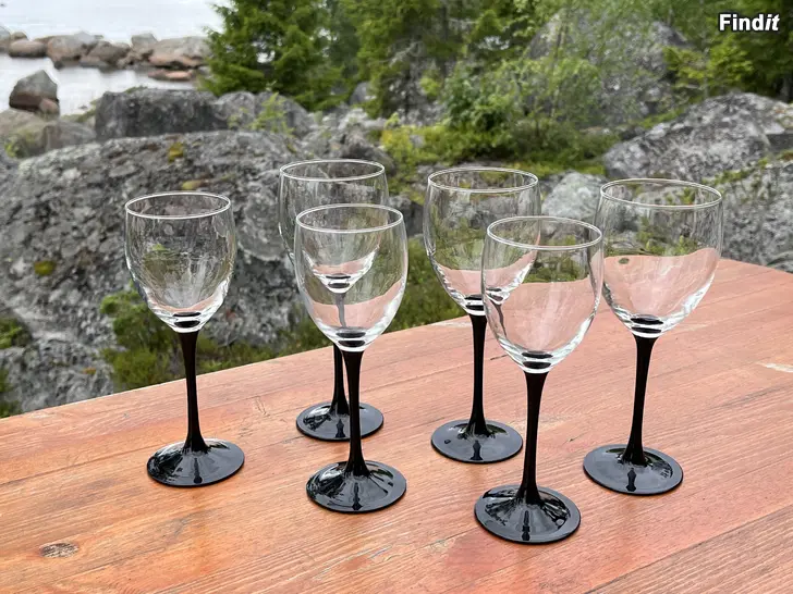 Säljes Luminarc Domino 3+3 vinglas