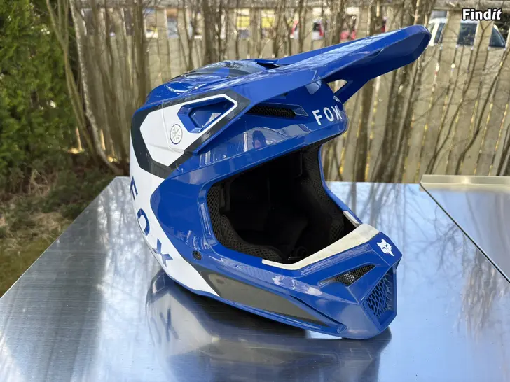 Säljes FOX V1 crosshjälm stl. S