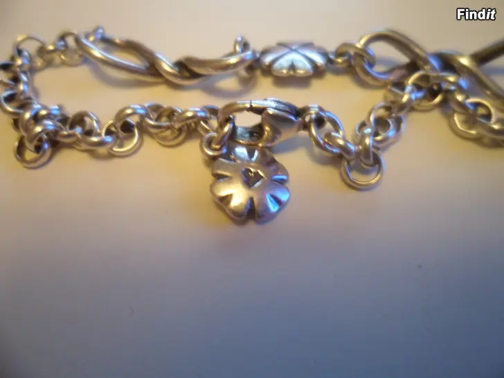 Myydään Kalevala Onnen apila rannekoru Hopea