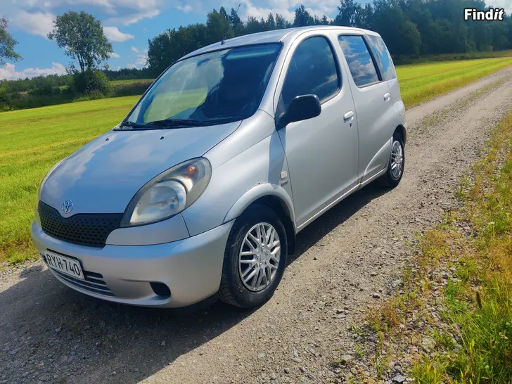 Säljes Toyota Yaris Verso 1,3 VVT-i 2001
