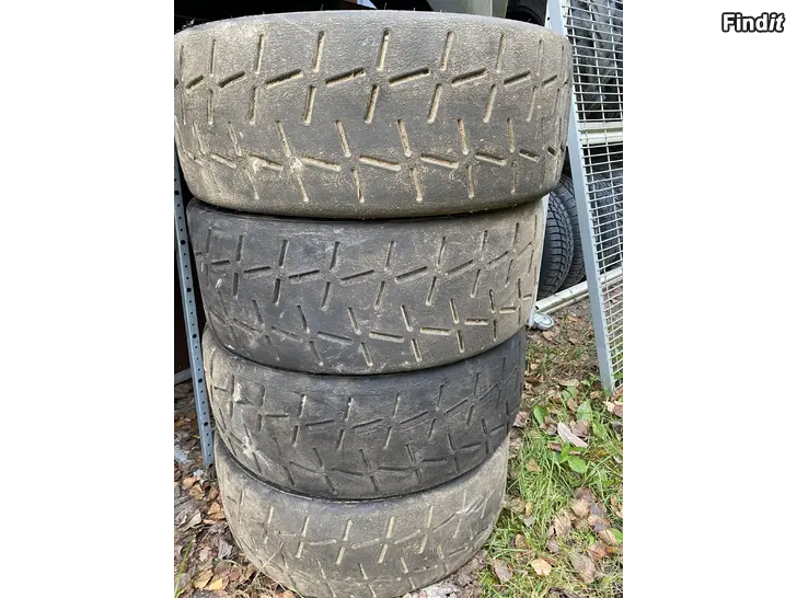 Myydään Asvaltti sliksit
