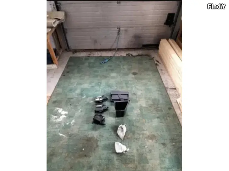 Myydään Välijäähdytin takaumpio akkukotelonkanssi abspumppu