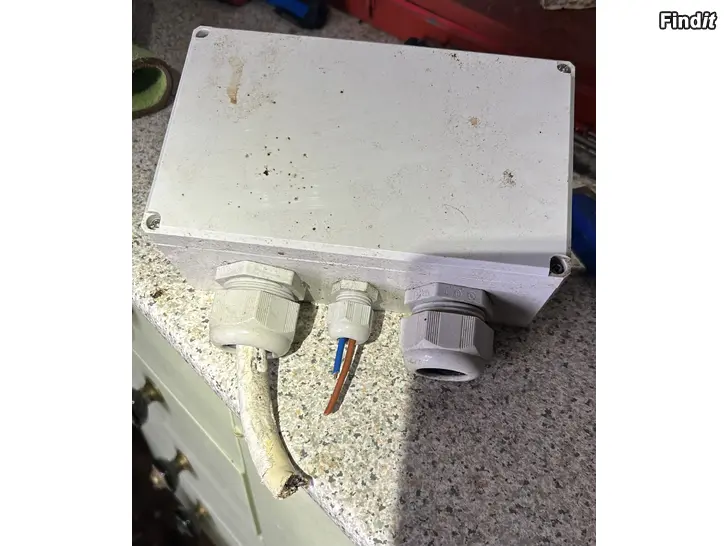 Säljes Ensto förgreningsdosa