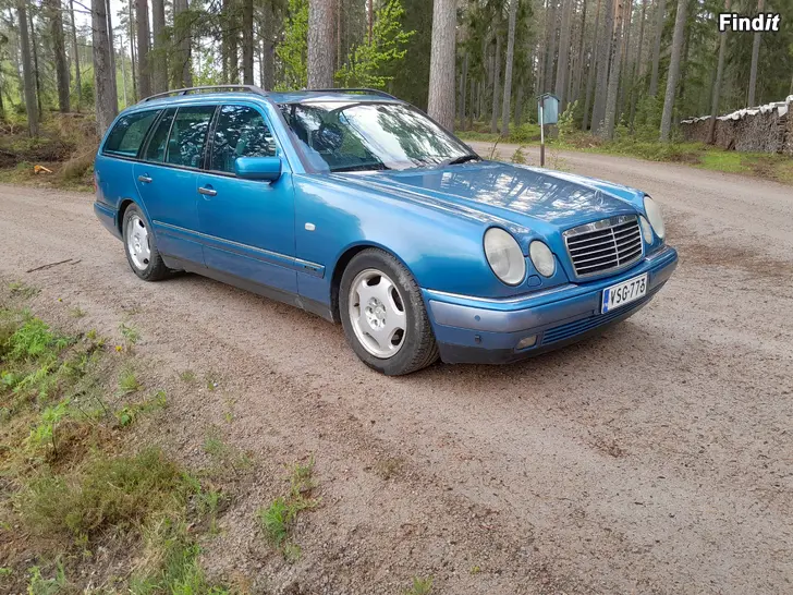Myydään Mercedes-Benz 320