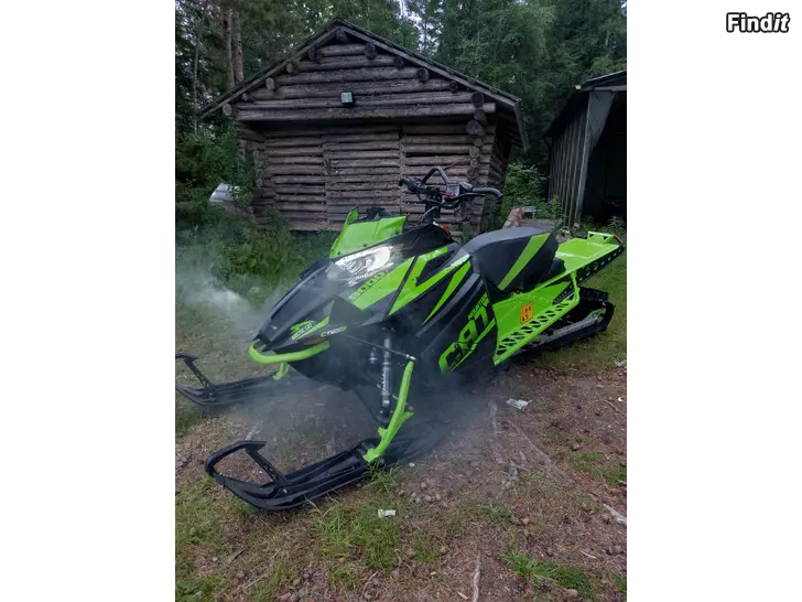 Myydään Arctic cat m8000 153