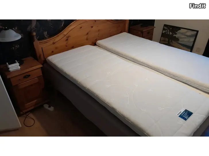 Säljes Sängar, sänggavel, nattugsbord och sänglampor