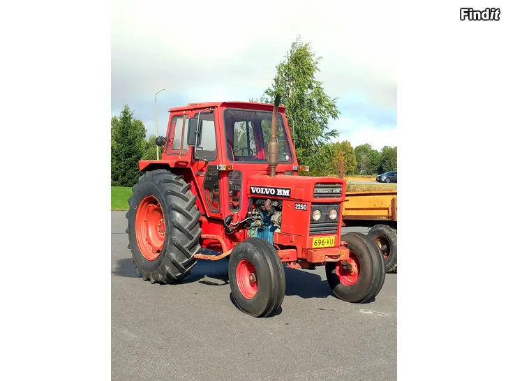 Myydään Volvo BM 2250 3.9 Dsl -80