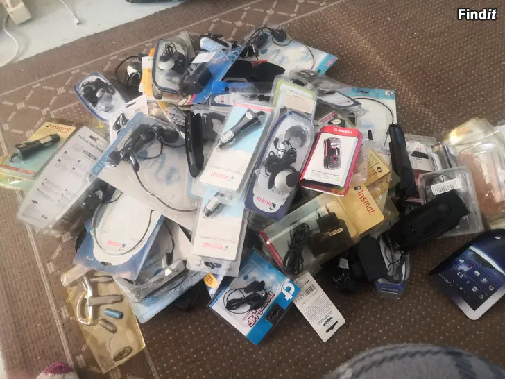 Säljes Vanhempaa puhelintarviketta