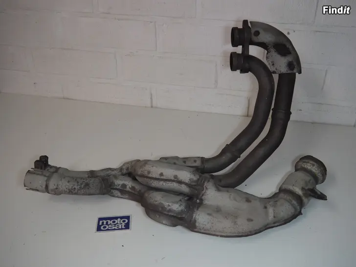 Myydään Honda VFR 750 F 94-97 RC36-2 MZ7 osia