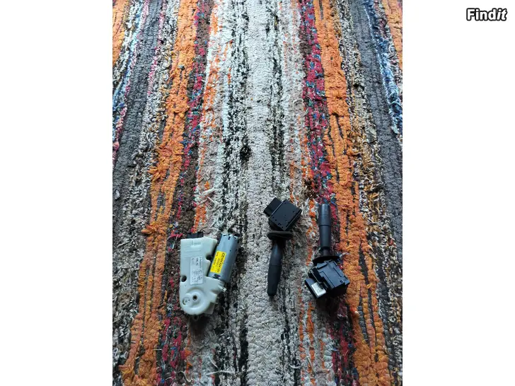 Myydään Kattoluukku moottori monitoimiviiksi pyyhkijät