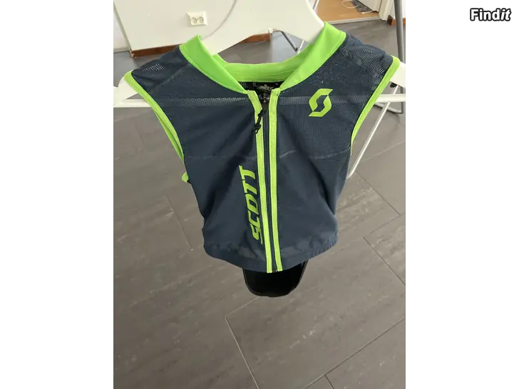 Myydään Ryggskydd, storlek S