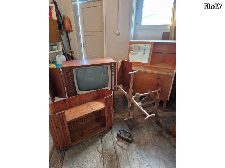 Säljes Dödsbo -  Retro Möbler, Antik Amerika-kappsäck, TV, Radio, mm